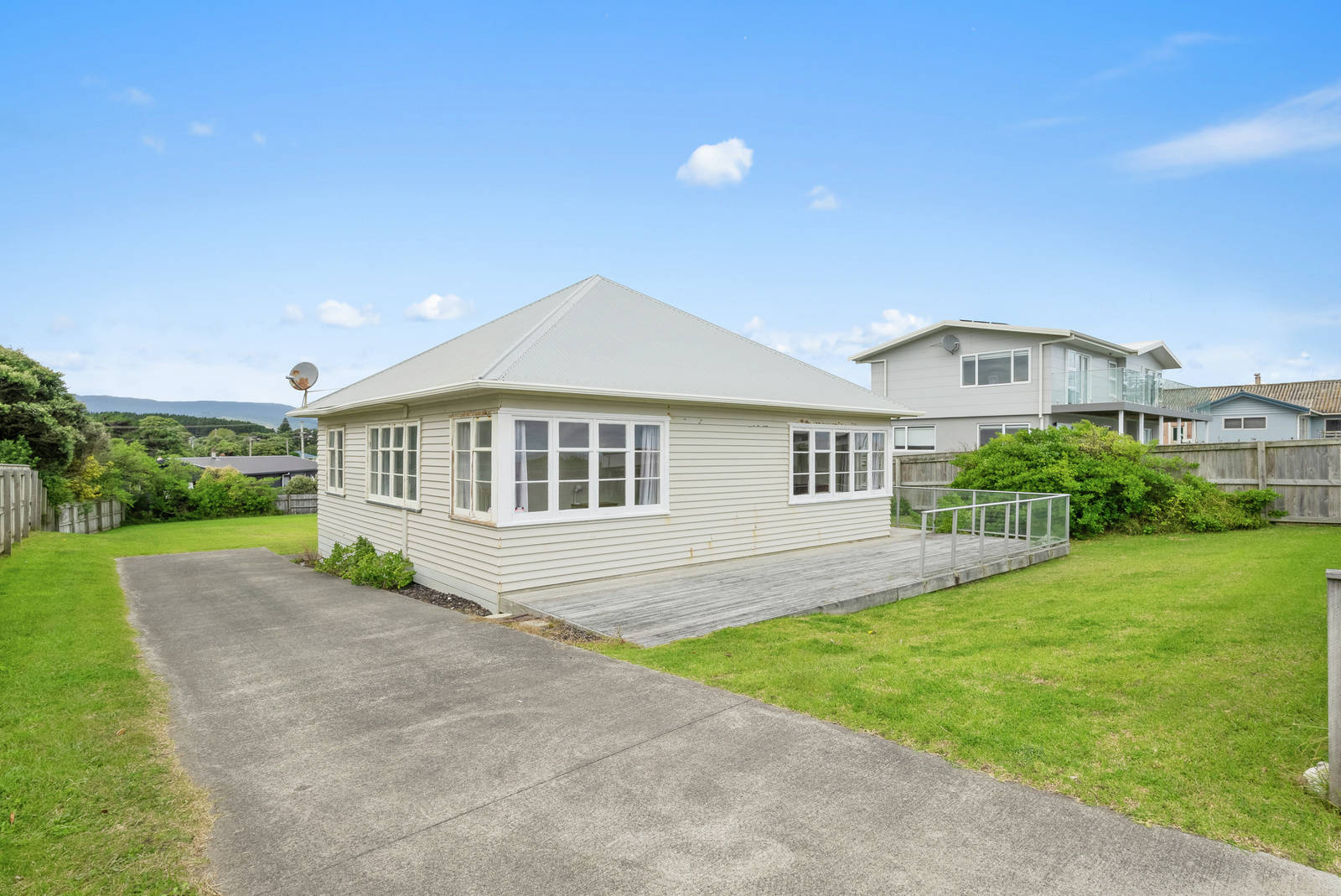 38 Marine Parade, Otaki Beach 3 Bed House Private Sale