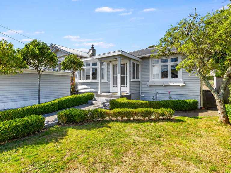 13 Firth Terrace Karori