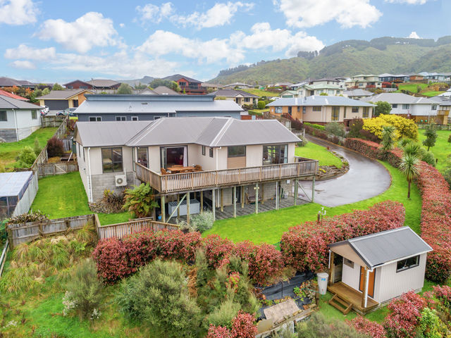 13 McEwen Crescent Riverstone Terraces 