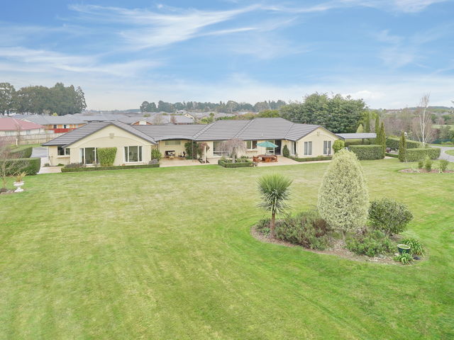 7 Oak Tree Lane Rolleston