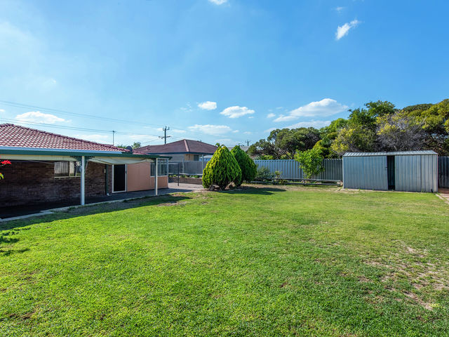 84 Dampier Drive Golden Bay