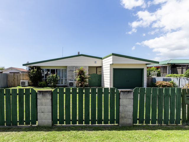 808 Ferguson Street Akina