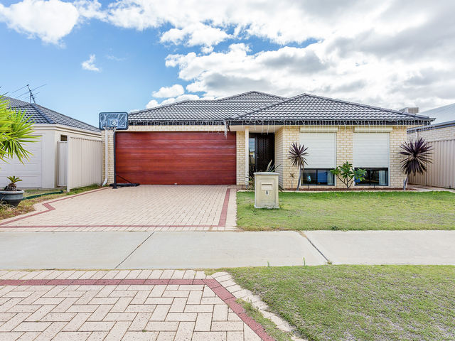 8 Lavinia Crescent Secret Harbour
