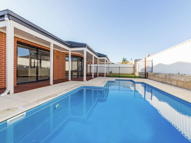 13 Gaston Road Secret Harbour