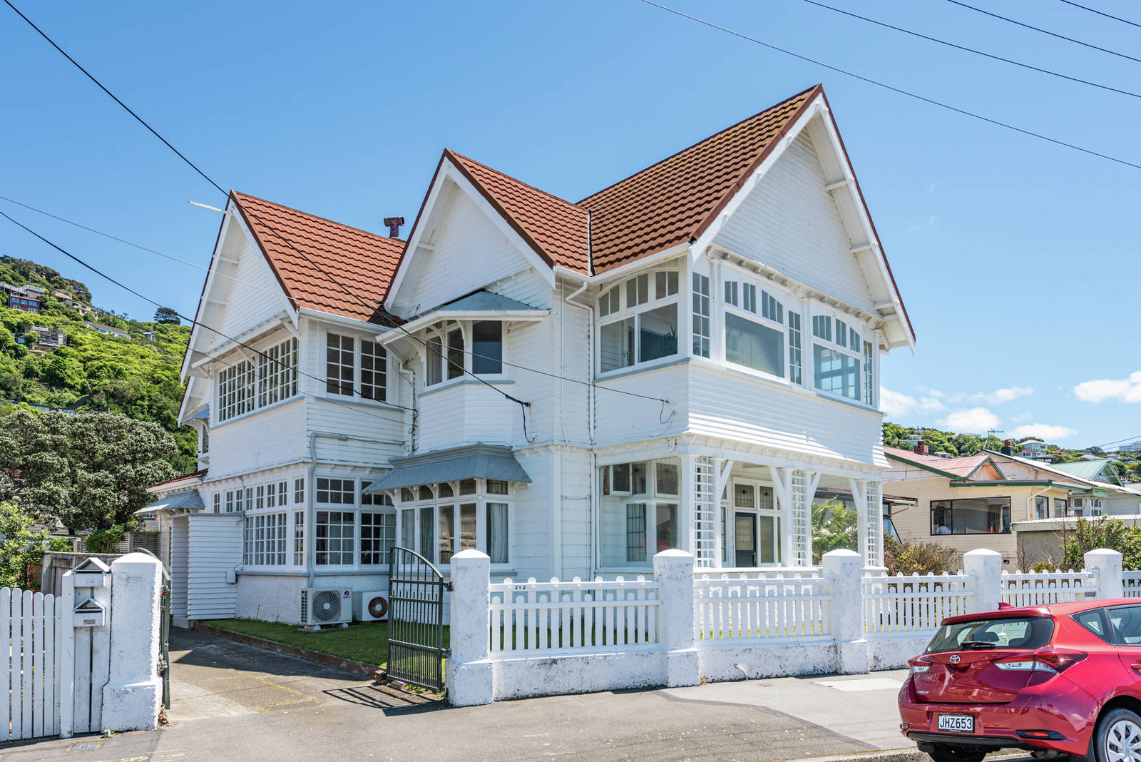 212 Queens Drive, Lyall Bay