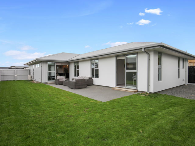 25 Kingsbridge West Burwood