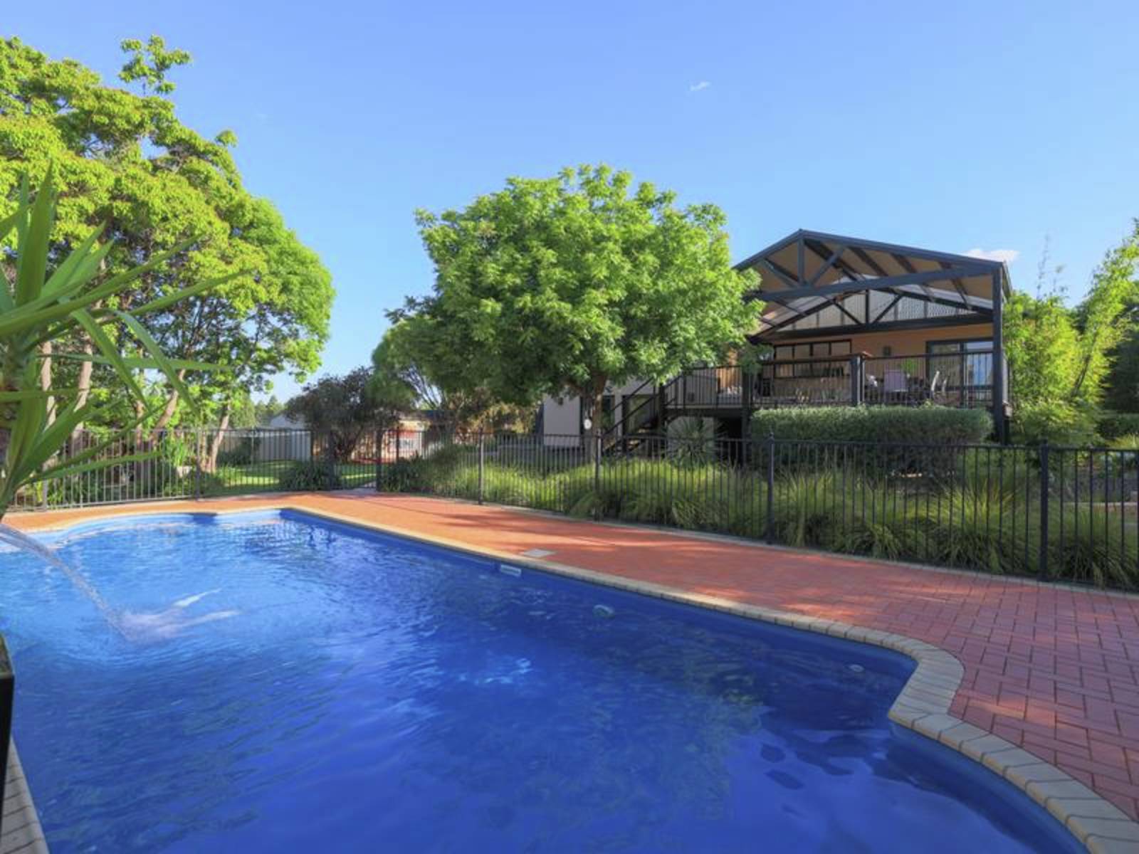 17R Harefield Road, Dubbo