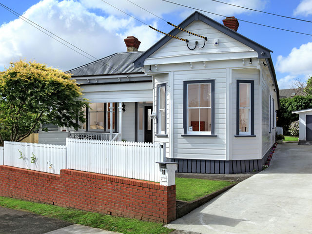 11 Knight Avenue Mount Albert