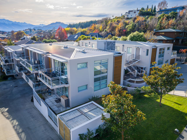 102/29 Warren Street Wanaka