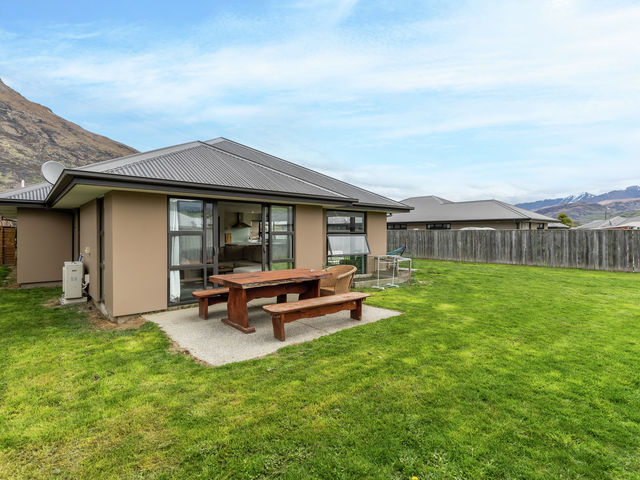 13 Judge and Jury Drive Lake Hayes Estate