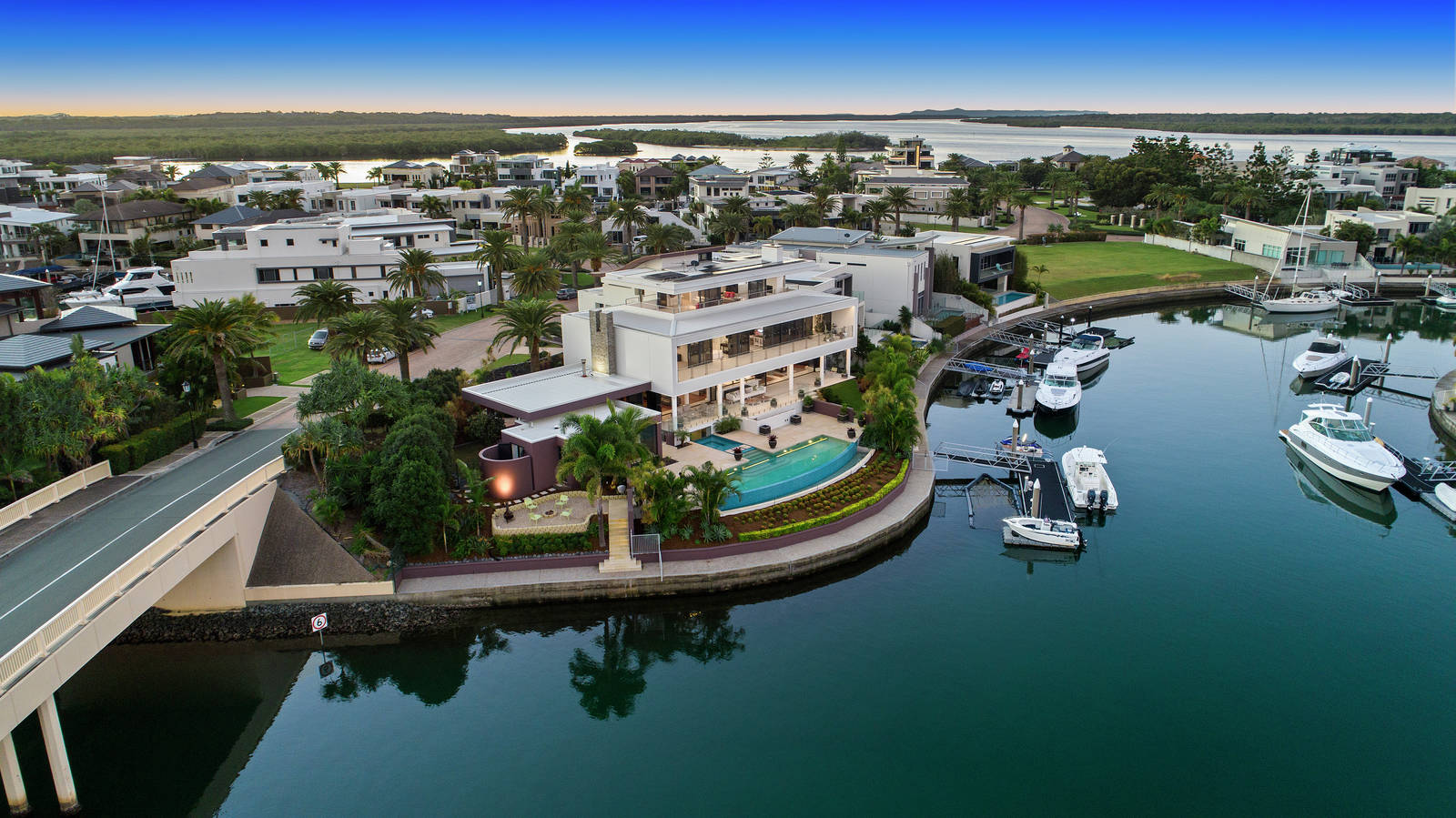 9193 The Sovereign Mile, Sovereign Islands 5 Bed House For Sale