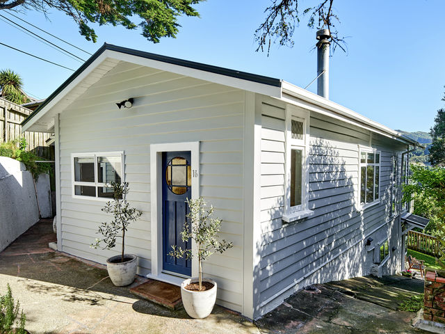 16 Hudson Street Island Bay