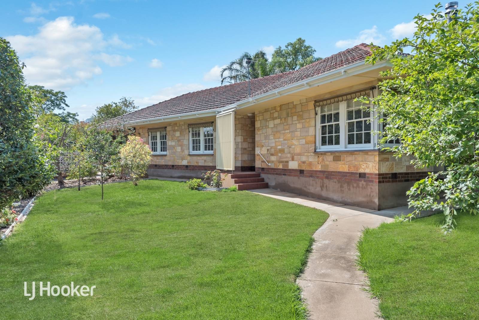 1 Riverdale Road, Myrtle Bank 3 Bed House Auction
