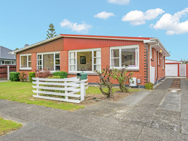 33a Percy Cameron Street Avalon