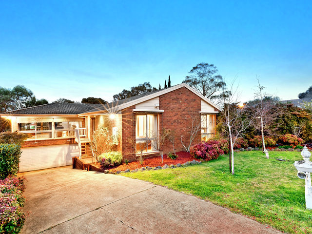 7 Bayonne Close Greensborough
