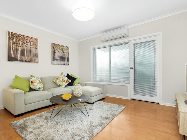 2/3B Warrigal Road Hughesdale