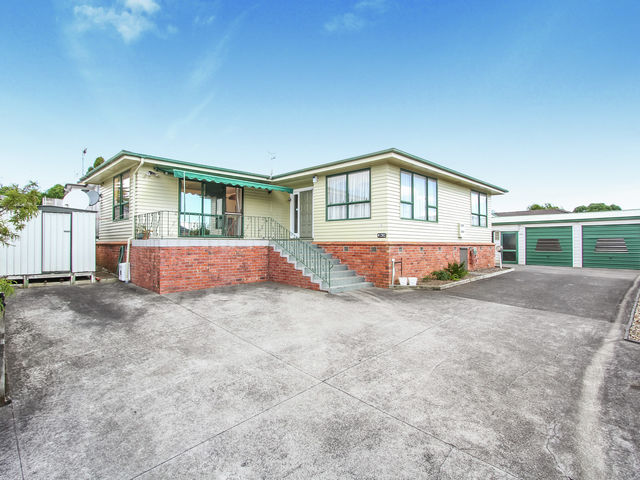 10 Olsen Avenue Hillsborough