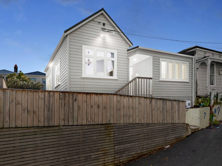 7 Fallowfield Avenue Mt Victoria