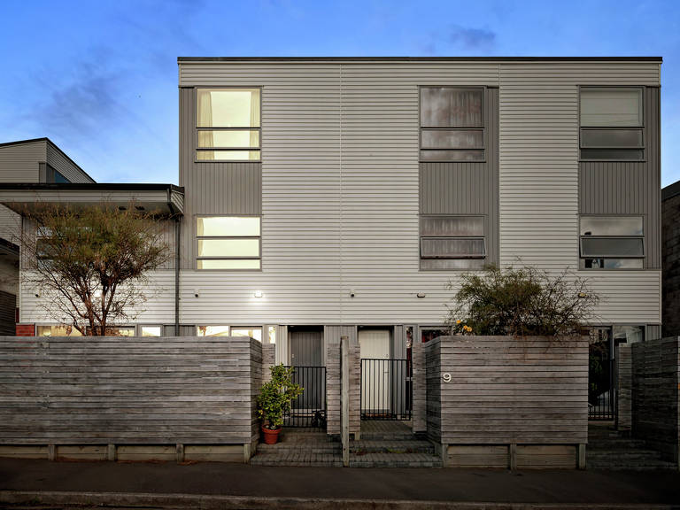 8/24 Princess Terrace Newtown