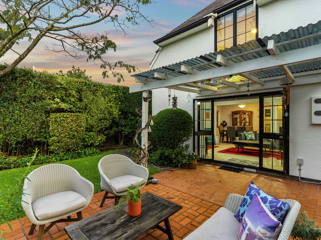 2/4 Whitworth Road Mount Eden