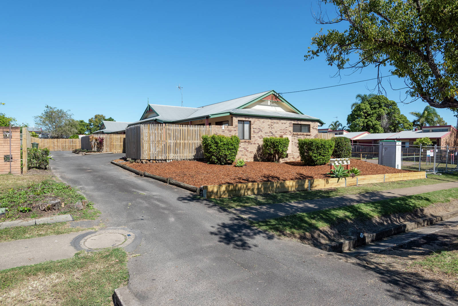 42 Street, Bundaberg South 9 Bed House Auction