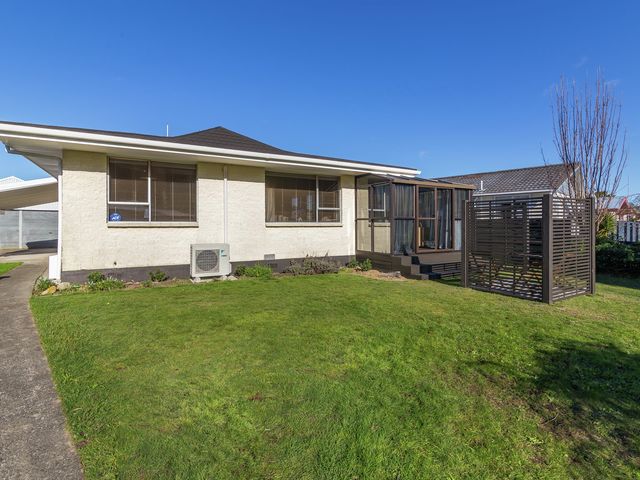 10  Harvard Grove Totara Park