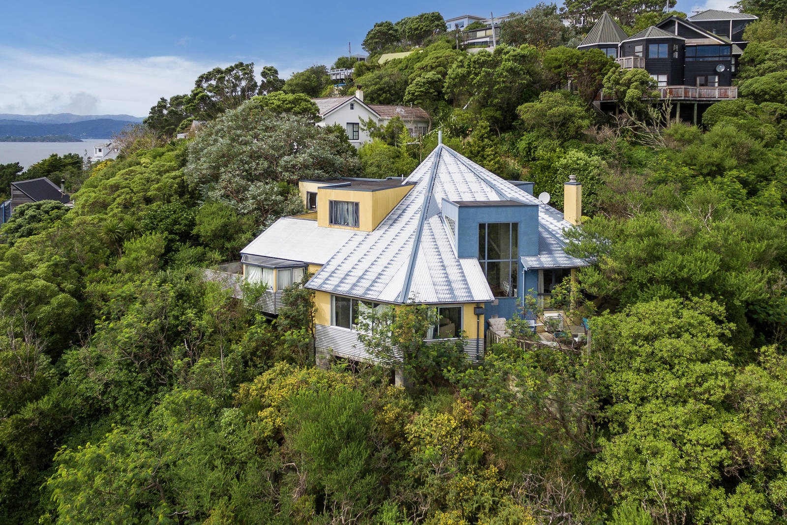 127 Sefton Street, Wadestown 5 Bed Lot Private Treaty