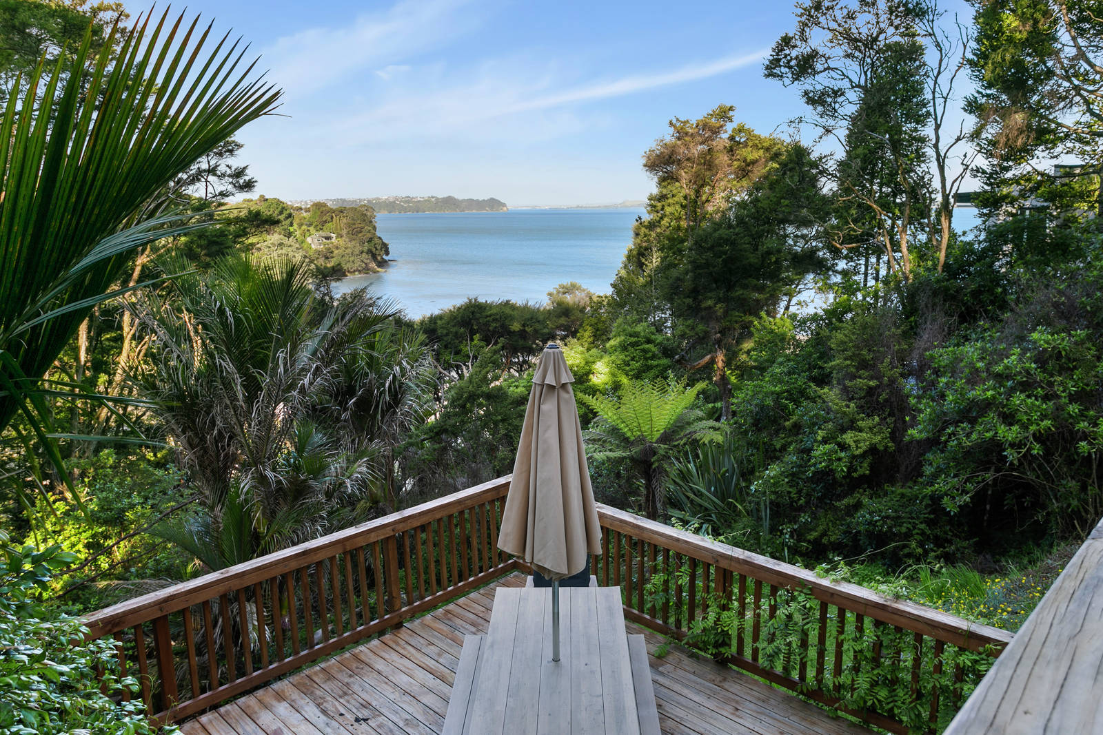 19 Wood Bay Road, Titirangi 4 Bed House Auction Sold