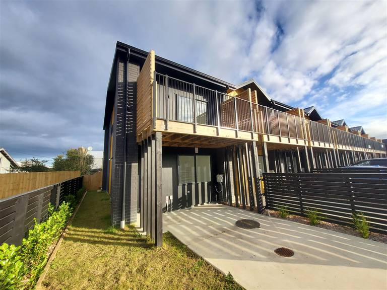 16 Kari Lane Kumeu