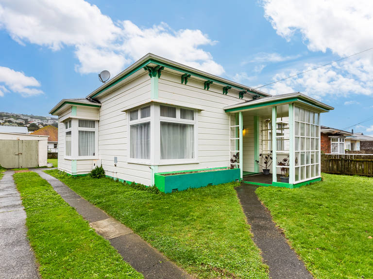 21 Derwent Street Island Bay