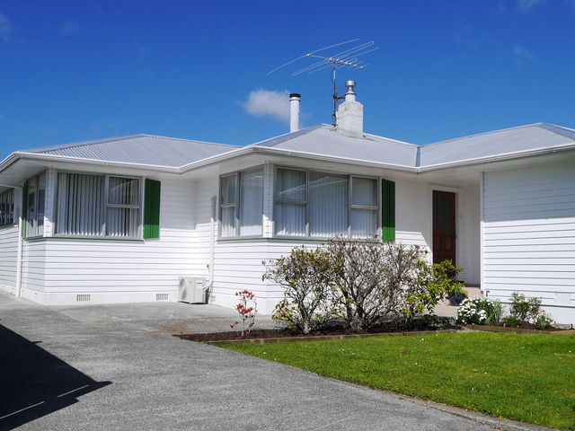 54 California Drive Totara Park