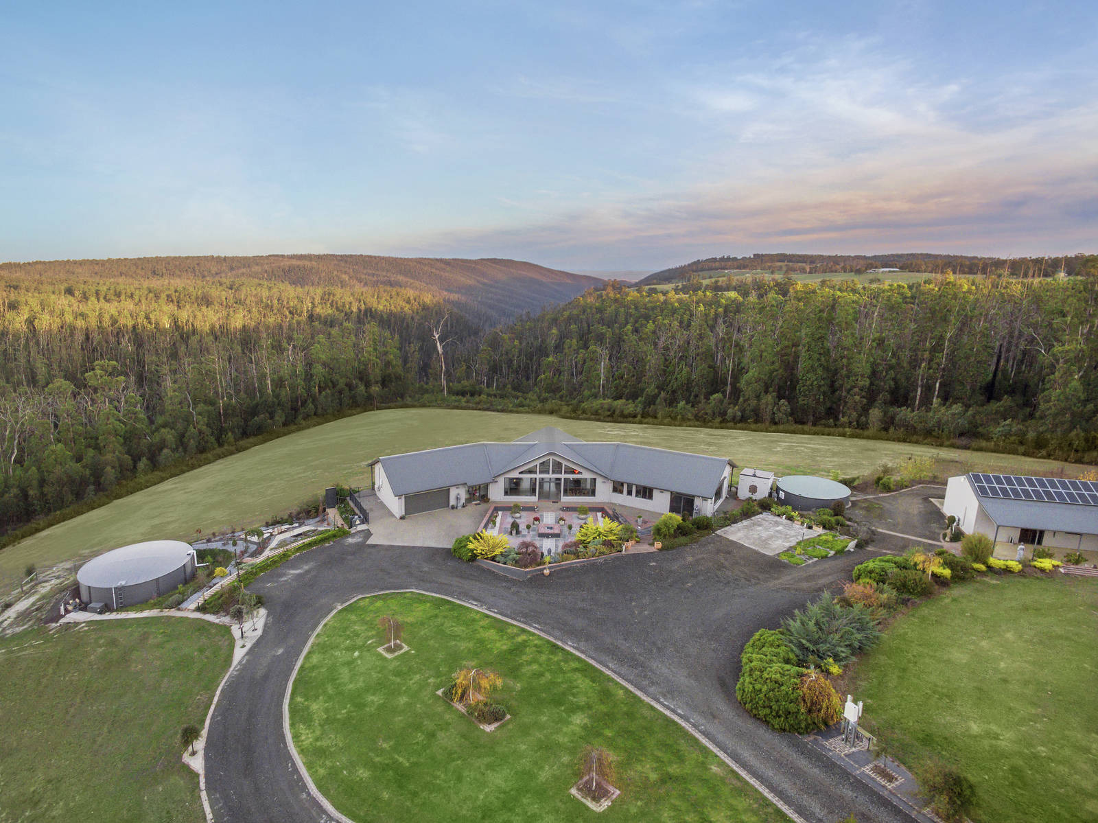 1200 WhittleseaYea Road, Kinglake West 4 Bed House Private Sale