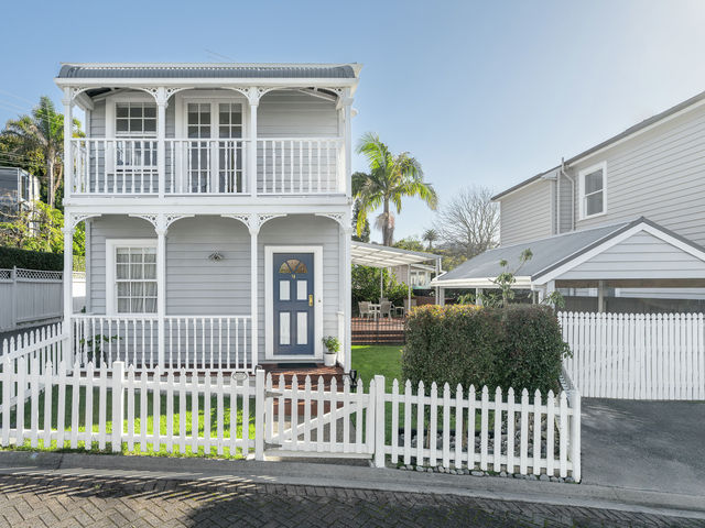 14 Beach Road Northcote Point