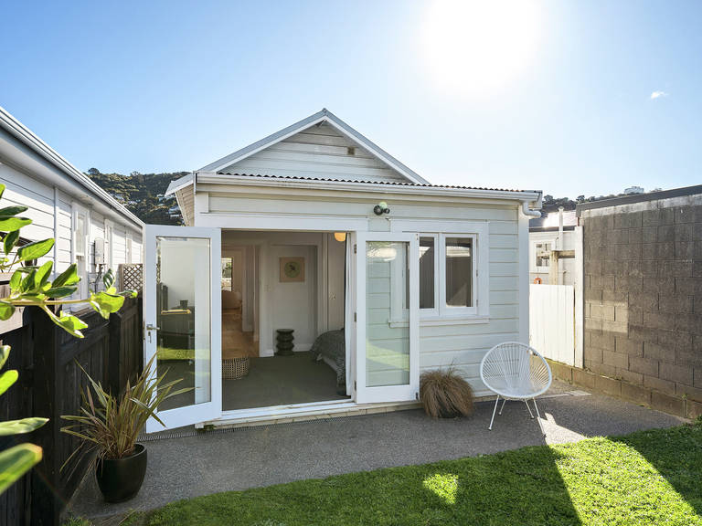 187 Onepu Road Lyall Bay