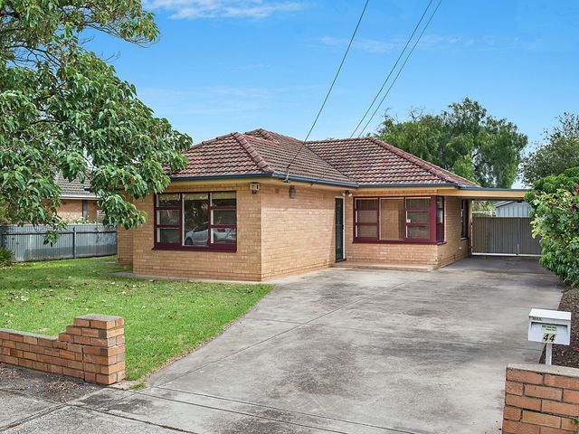 44 Spring Street North Plympton