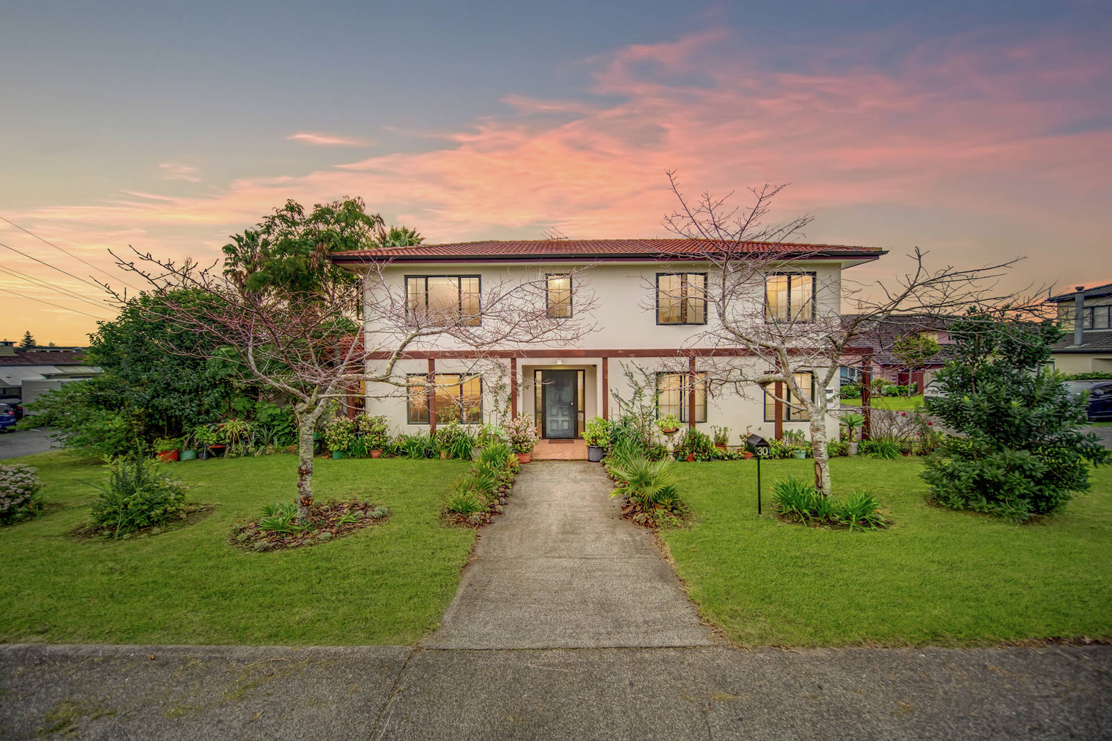 30 Lenore Road, Favona 5 Bed House For Sale