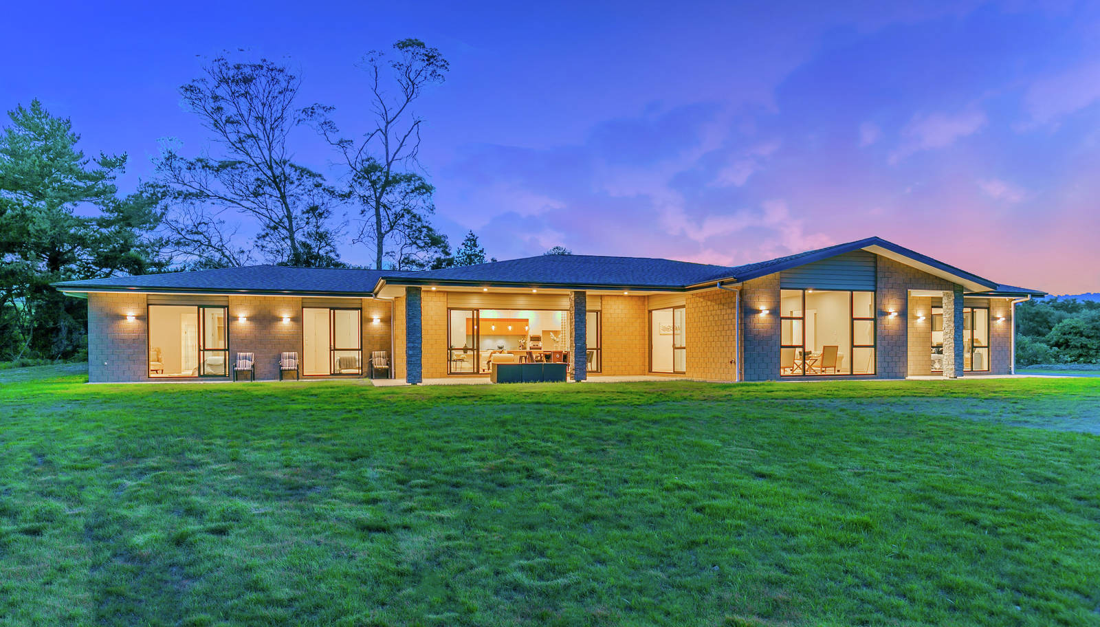 19 Nola Road, Oratia 5 Bed House Auction Sold