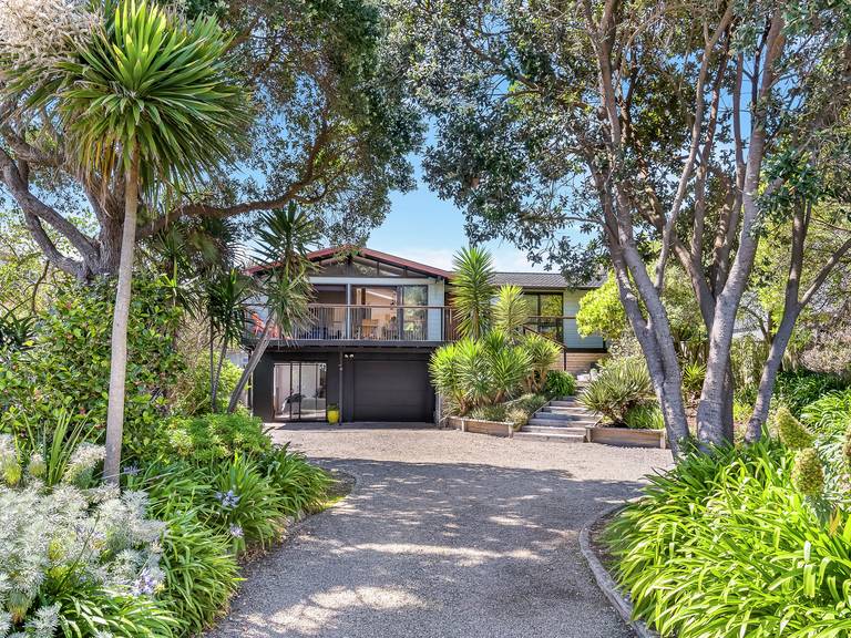 89 The Esplanade Raumati South