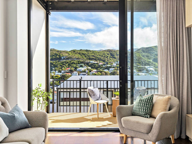 204/11 Jean Caldwell Way Island Bay