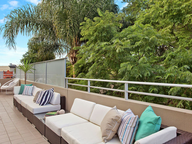 24/4 Rangers Road Neutral Bay
