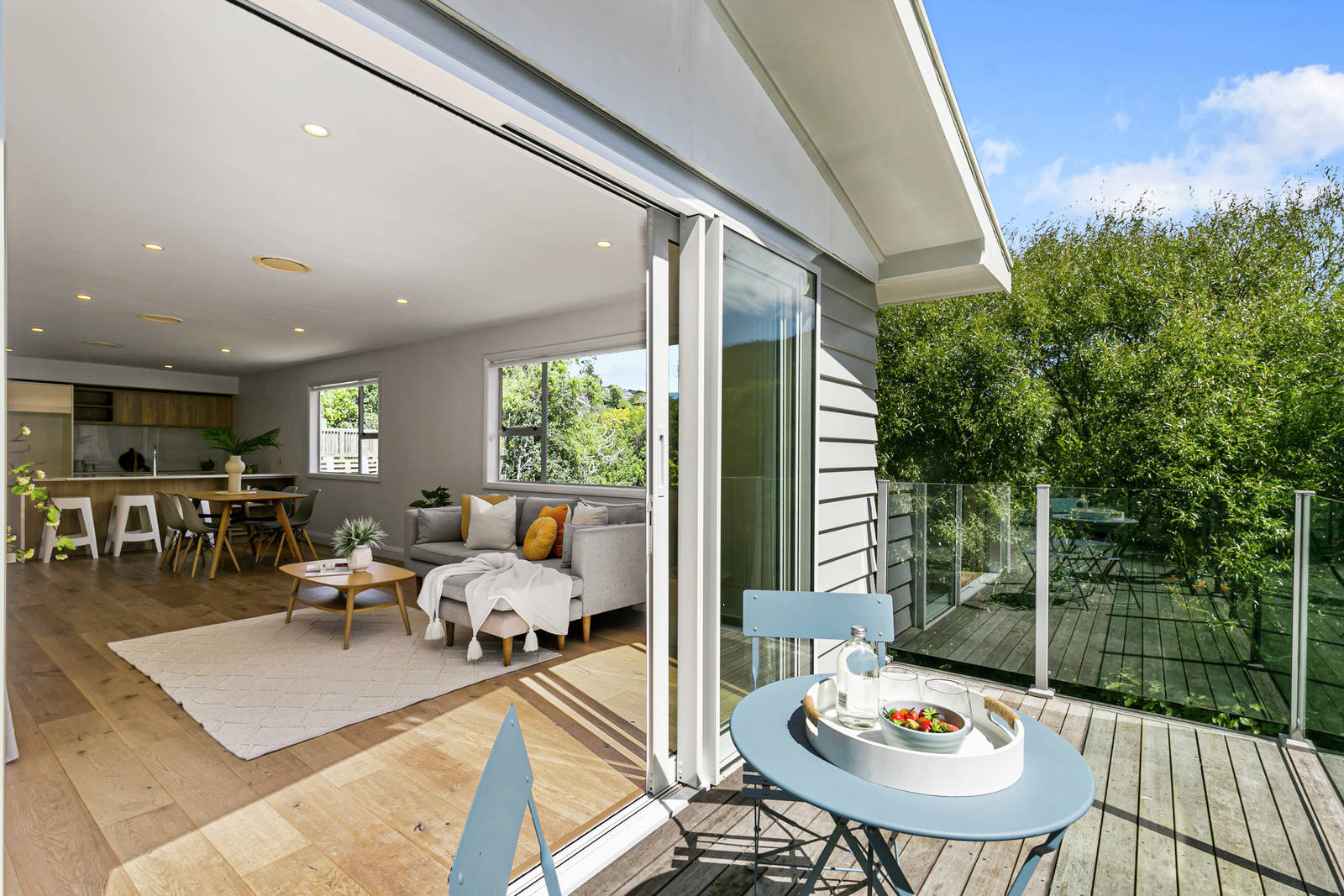 118 Taylor Terrace, Tawa 3 Bed House Private Treaty