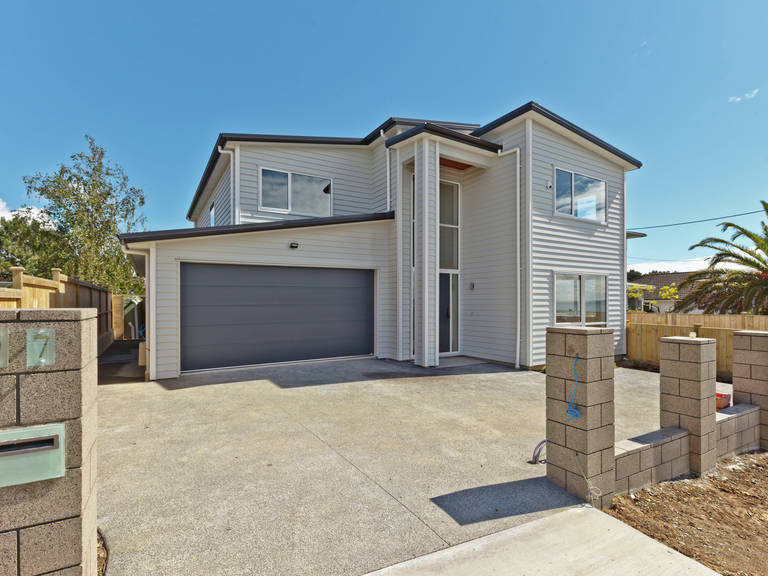 97 Sunrise Avenue Murrays Bay