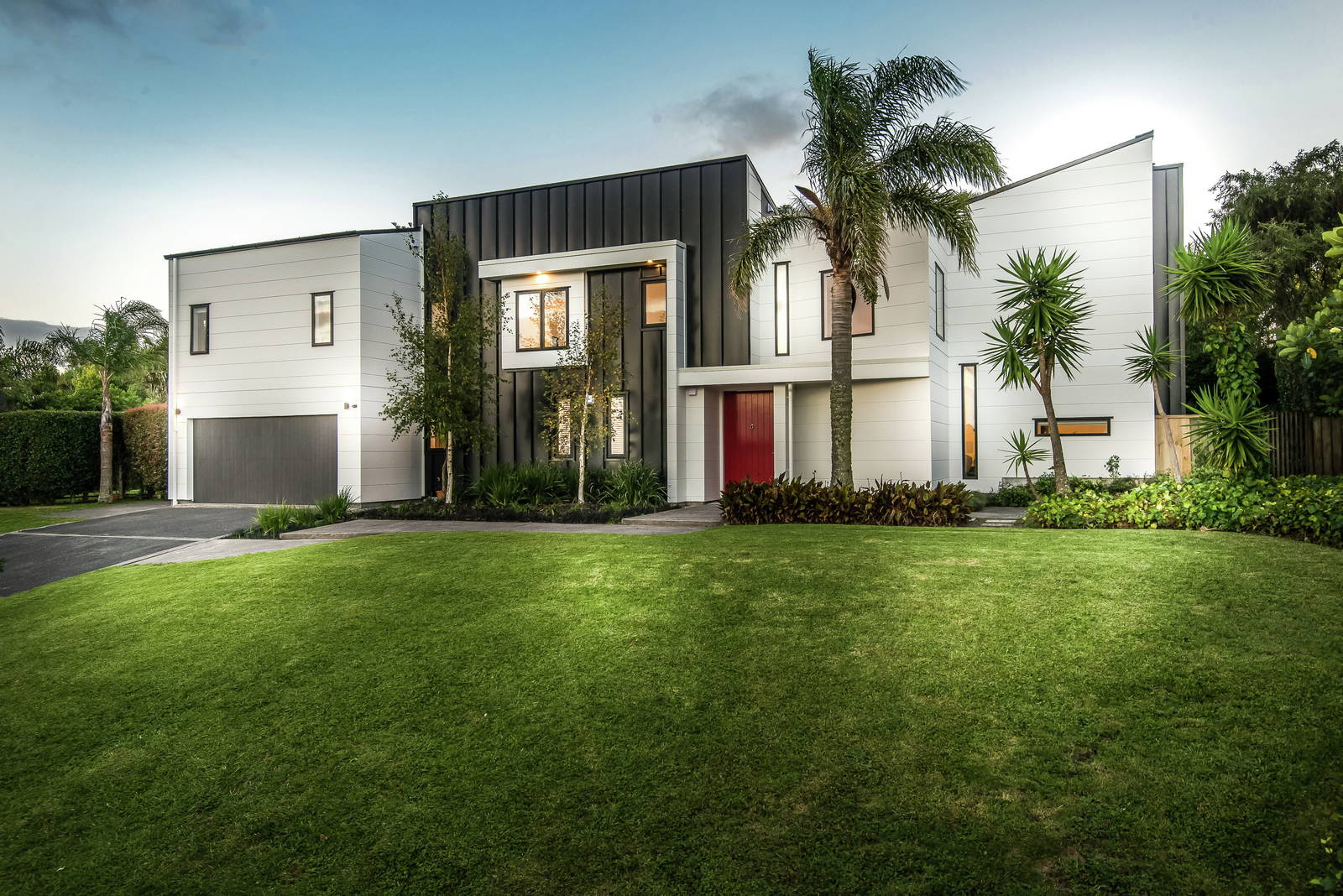 30 Oakford Park Crescent, Greenhithe 4 Bed House Negotiation