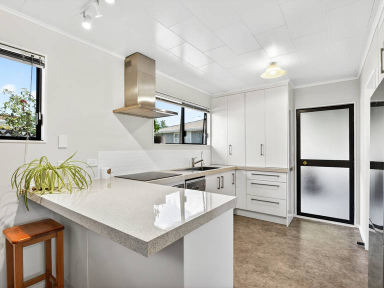 2/283 Westminster Avenue Tamatea