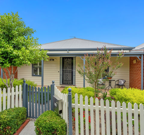 27 Grey Street, East Geelong - 3 Bed House - Auction