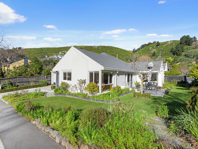 30 Alderson Avenue Hillsborough