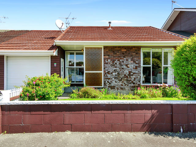 18 Nikau Grove Woburn