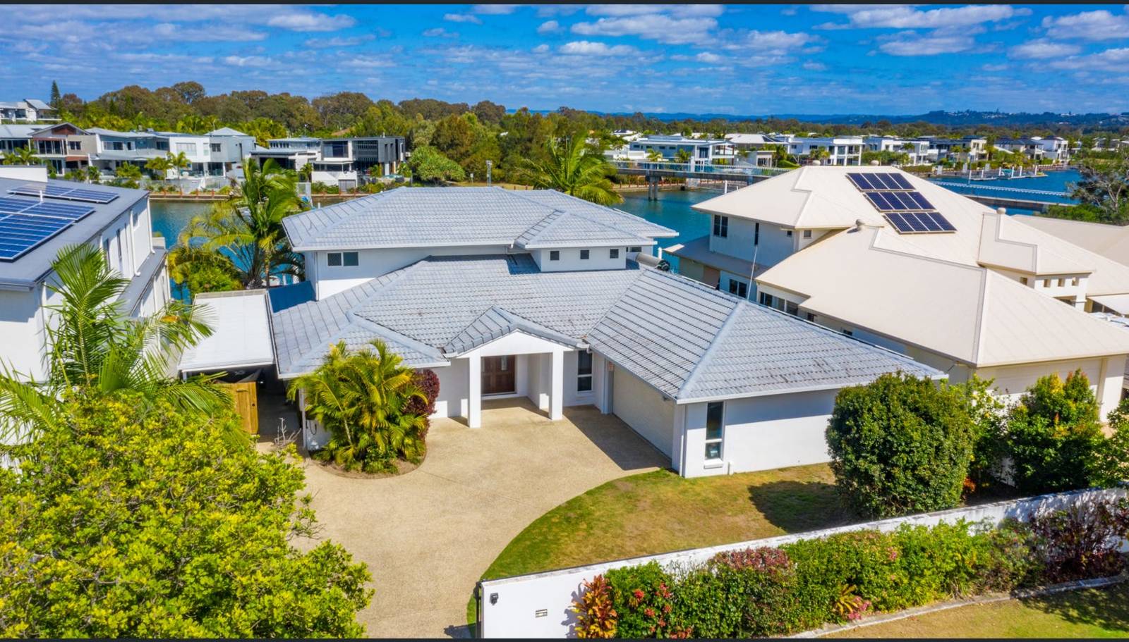 112 Chelsea Crescent, Minyama 5 Bed House Auction Sold