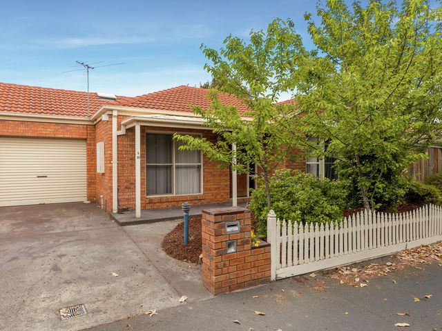 2/22 Palmerston Grove Oakleigh