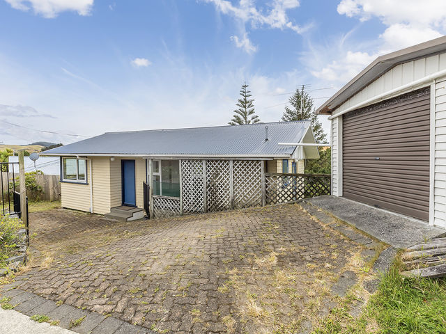 2 Mark Avenue Paparangi